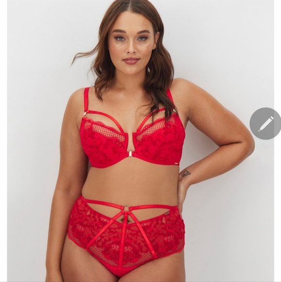 Figleaves Curve Amore Front Fastening Plunge Bra. 44g